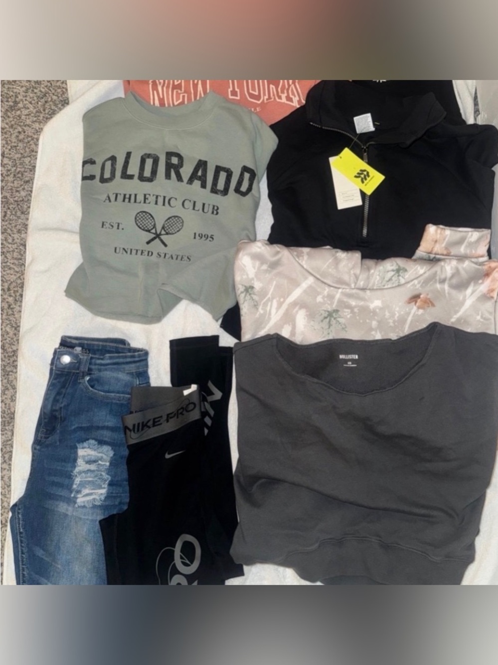 Girls / Juniors Clothing Bundle Nike Hollister Jeans Cropped Sweatshirts S-M